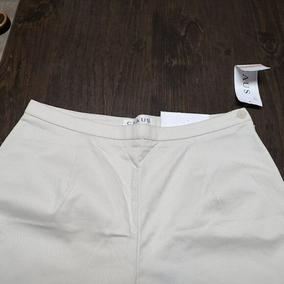 Chaus Cream Capris - Picture 3 of 3